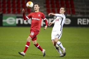 pg电子下载科维托娃在勇士比赛中险胜，败北引发热议！比赛高潮迭起(科维托娃球迷会)