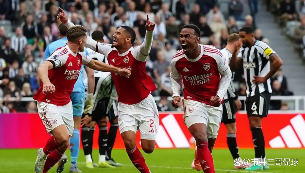 英超冲刺阶段再迎强敌，洛杉矶快船更衣室发声，主帅态度——震撼外界，临场指挥获称赞的简单介绍